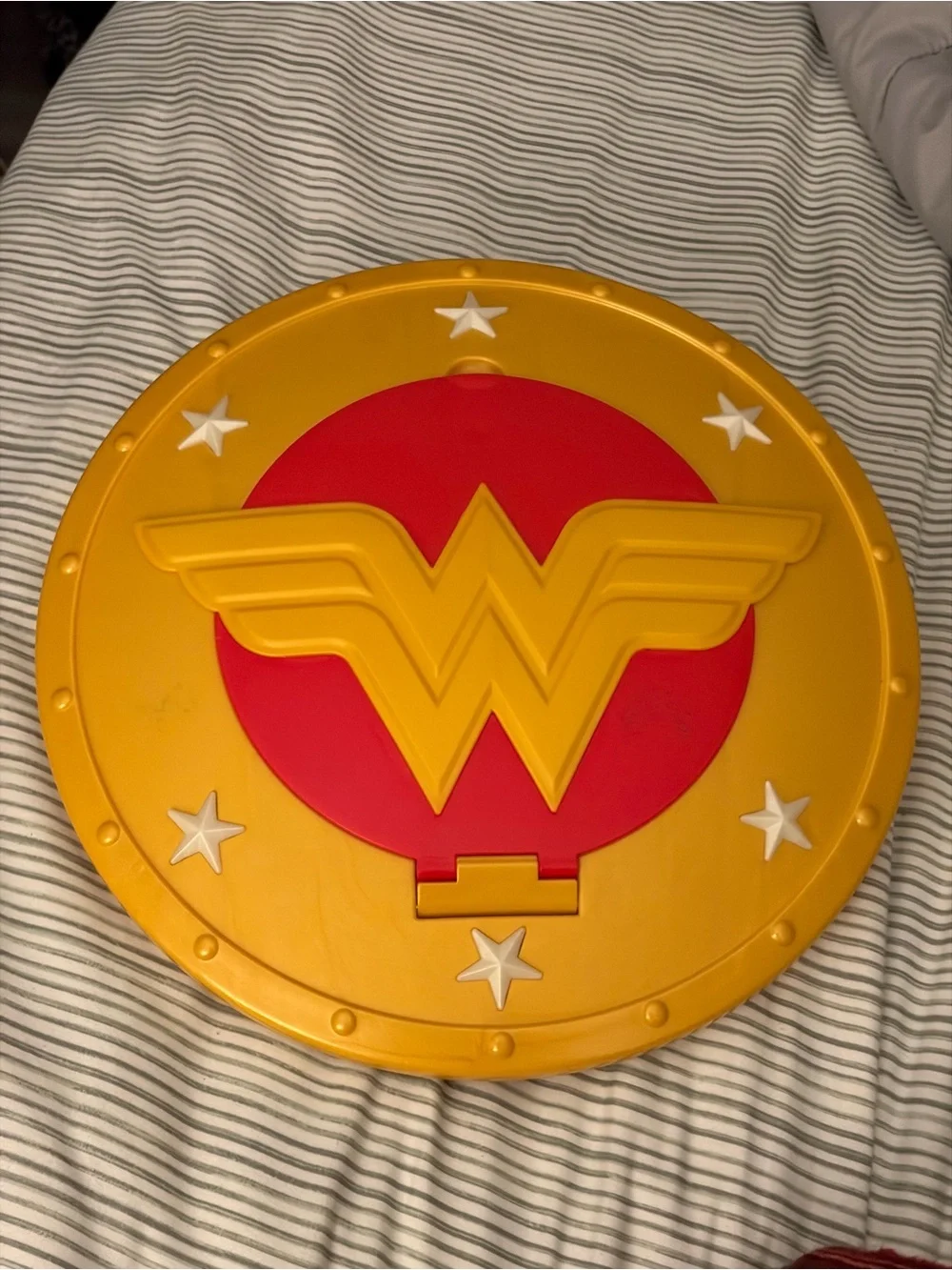 Mattel DC Super Hero Girls Wonder Woman roleplay shield